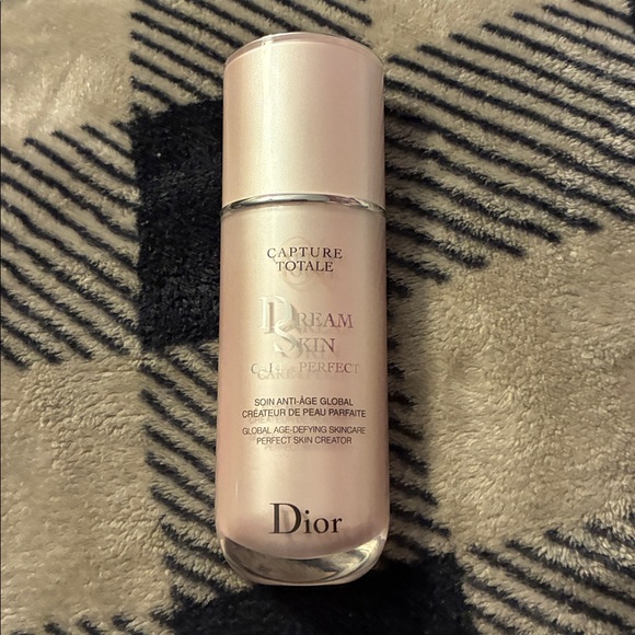 Dior Capture Totale Dreamskin in Elegant Pink - Picture 6 of 6